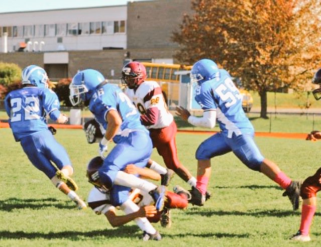 SefaToutai's tweet photo. #tb to football season!!😔😔 https://t.co/ecoDLHHazS