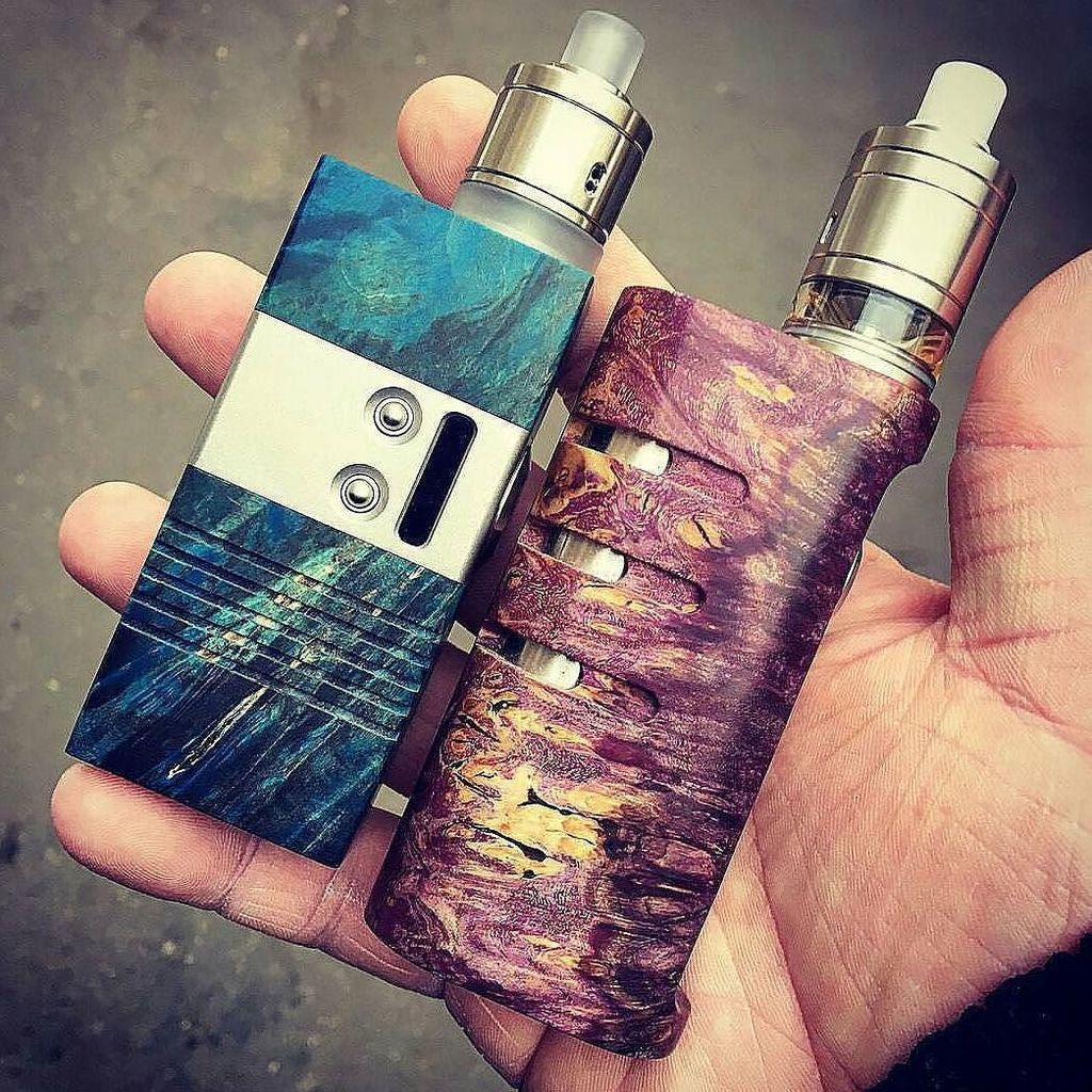 abbeyfloorcare's tweet image. Left or right?💨 #vapeporn #vapestars #vapeaddict #vapelife #eatsleepvape #dripper #cloudch…