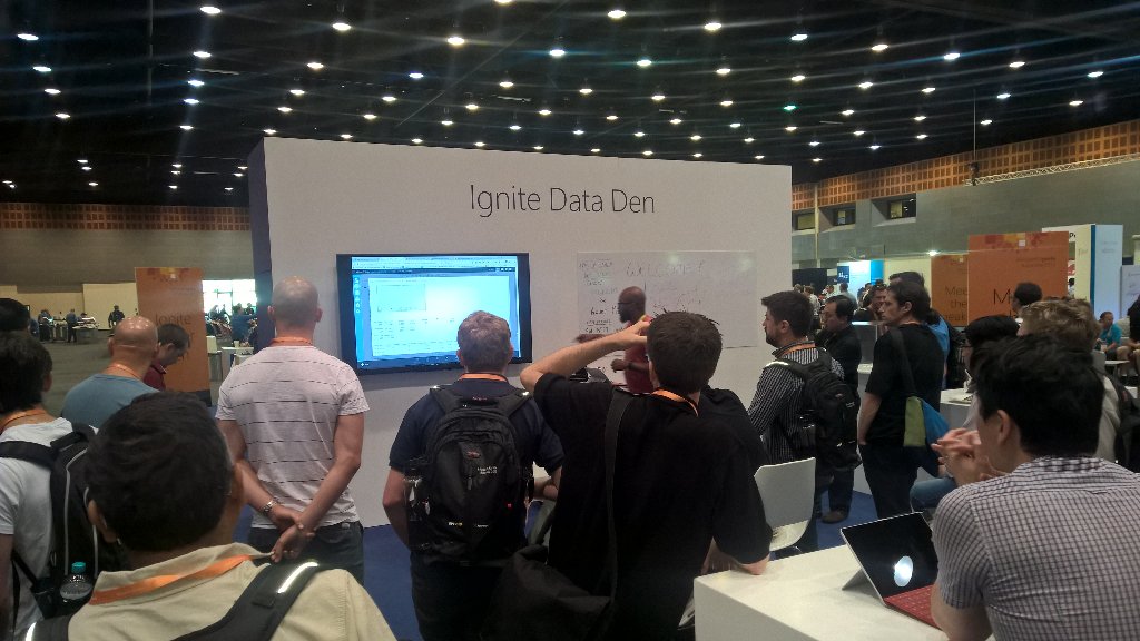 CathVissiere's tweet photo. #msauignite Lawrence Crumpton dev evangelist extraordinaire doing his thing! #DataDen https://t.co/6dEmNwuza0