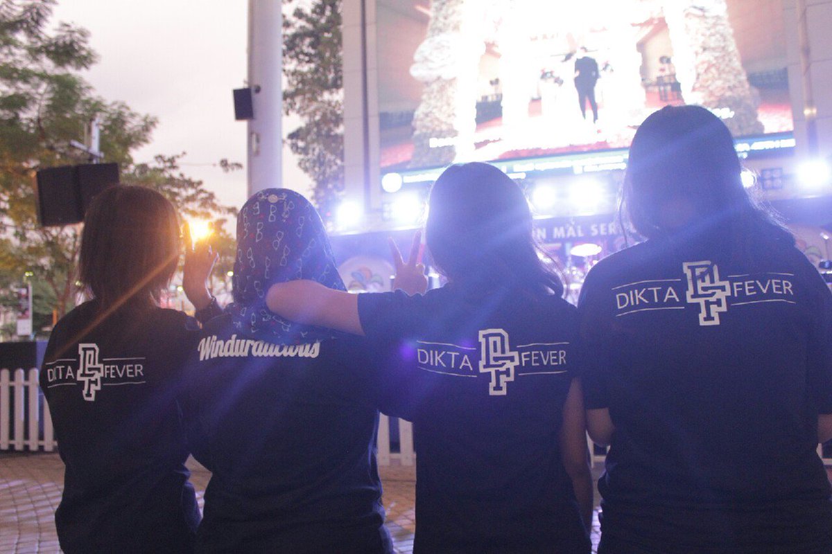 TYN_Tangerang's tweet photo. Pasukan TYN berbaju hitam 😊😊😊😊 https://t.co/cg0TZ6BWtm