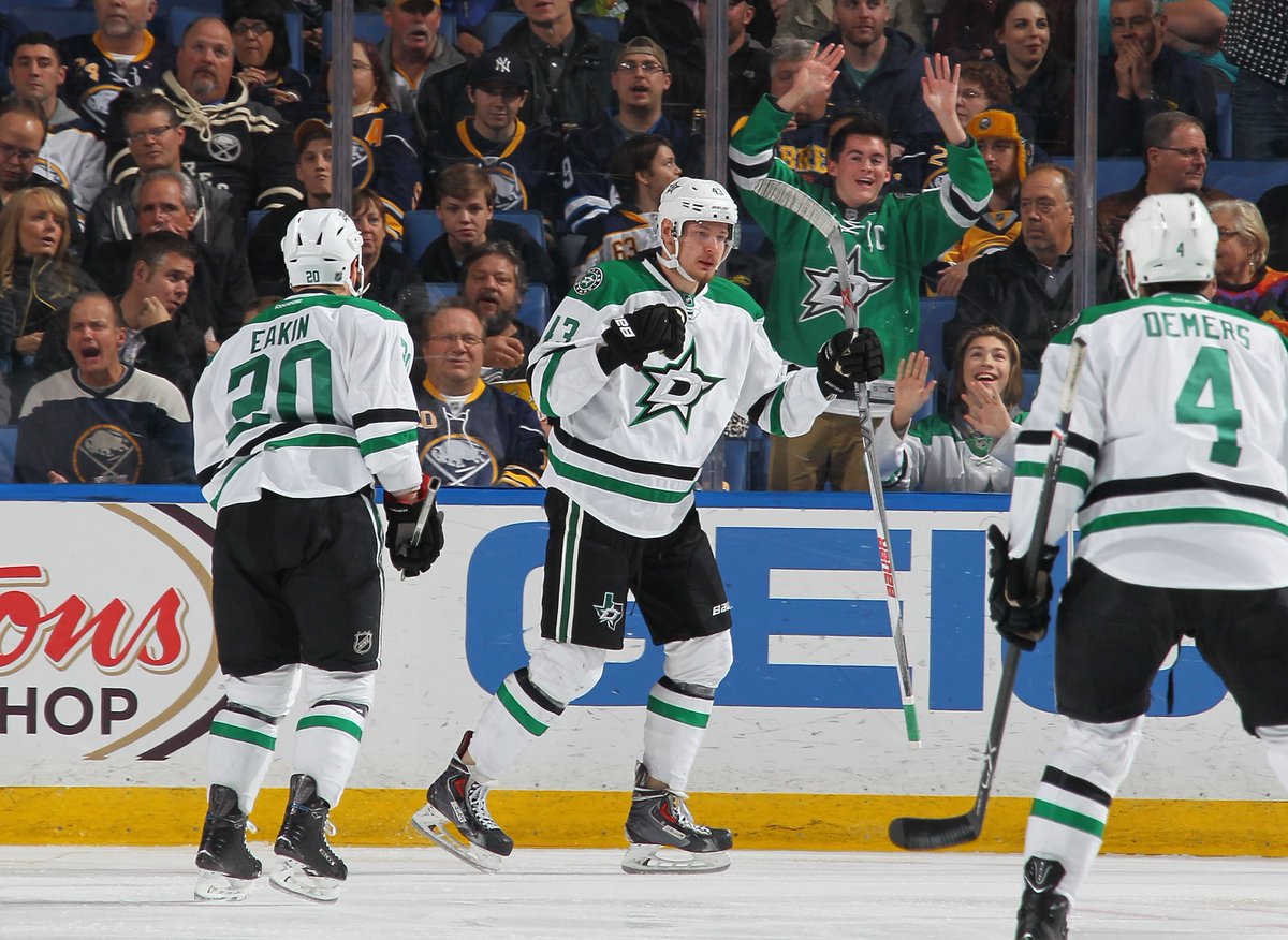 NHLPR's tweet photo. With their win, @DallasStars pulled into a share of 1st in the NHL w/ 30 points:
NYR: 14-2-2
DAL: 15-4-0
MTL: 14-3-2 https://t.co/q9RfVzDQ51