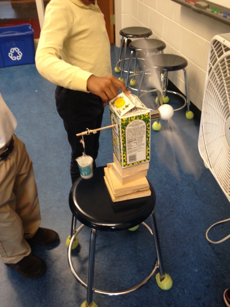 pptak11's tweet photo. Testing our windmills in science. Were able to lift up to 40 marbles! @LifeAtUSM @Usmlowerschool #usmfac https://t.co/zXsZob1VoQ