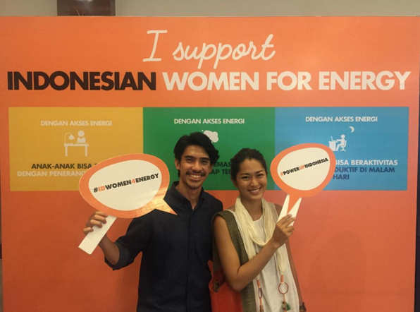 Kopernik_ID's tweet photo. Mari kita dorong pemerataan akses energi di Indonesia!  #IDWomen4Energy #PowerUpIndonesia (https://t.co/LHLojEnVgV) https://t.co/MGp35WiPnF