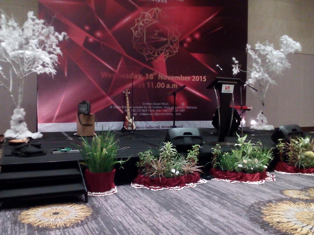 Infinityband23's tweet photo. Now INFINITY Coustic On stage 2nd Aniversary Swissbell Hotel Cirebon https://t.co/PNTdDJZ4Wk