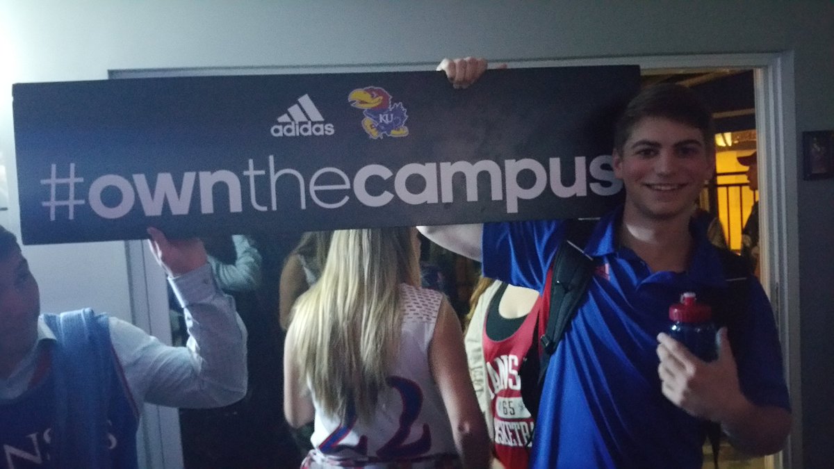 HallHays's tweet photo. The Bull was bumping tonight. Everyone knew how to #ownthecampus tonight! #teamadidasku https://t.co/DcoMBIBCxs