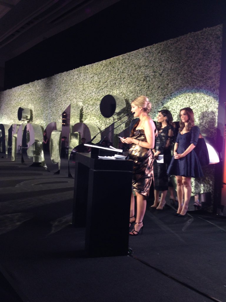 MarieClaire_LA's tweet photo. Es el momento de nuestra Directora Editorial @vonwobi de ofrecer unas palabras. #PrixDeLaModeByPantene https://t.co/ctXmOCholR