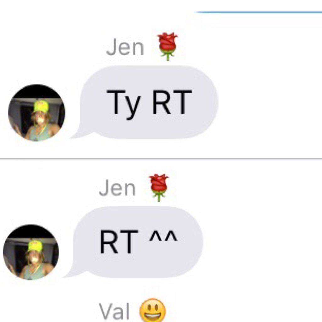 SkylerMoore07's tweet photo. When Jenna finds it hard to separate herself from Twitter...what exactly are we retweeting in a group chat? https://t.co/YSRYRHsmlp