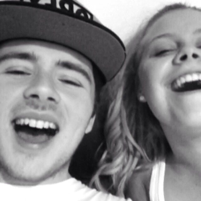 DRayner_'s tweet photo. Happy 21st Birthday King Bee 👑 Have a fantastic day 🎉🎁🎈 @_tommygreen https://t.co/TGBYevHOzB