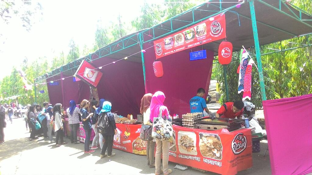 UNIVATION2015's tweet photo. Ayooo ke food expo Univation 2015~  #Univation2015 https://t.co/Oh6q7hzZ2O