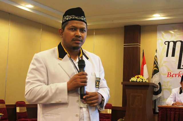 PKSKotaSolo's tweet photo. Pernah Nukang Becak Saat Kuliah, Kini Ghofar Jabat Ketua PKS Solo https://t.co/2xDMGTH6IR https://t.co/rA3Ln6Bv01