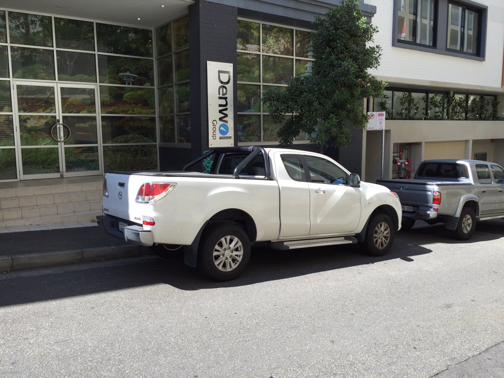 Bfdu2015's tweet photo. @cityofsydney did they fine people?  Because there are similar white Utes parked there again today. https://t.co/97WJzEw2Vs