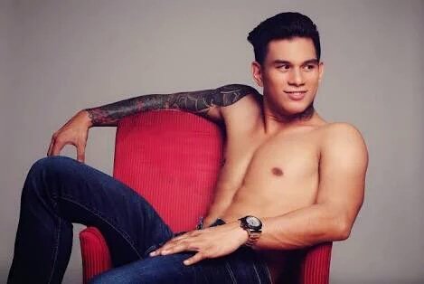 cardo14_'s tweet image. RT @Darkfreeze51Rr: HOW MANY RETWEETS FOR @iamzeuscollins ?
 Hashtags KiligDance
 #ShowtimeSurprise