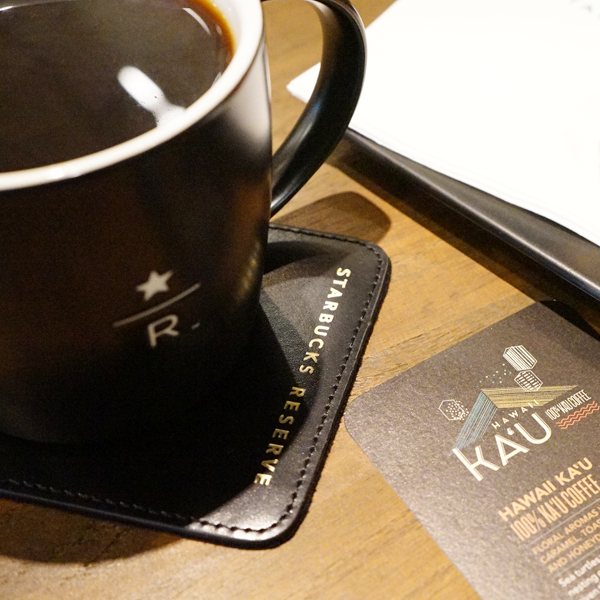 StarbucksKorea's tweet photo. 특별하게 리저브 한 잔 :) 그리고 하와이 카우 한 잔을 포함해서, 리저브 음료 2잔으로 리저브 가죽 코스터를 GET! https://t.co/wsXlX7HneM