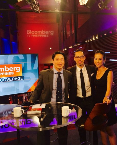 RichHeydarian's tweet photo. Fun interview w/ folks on @BloombergTV #Philippines re #APEC #Obama #XiJinping #Mevedev #SouthChinaSea https://t.co/f1U37WYAnJ
