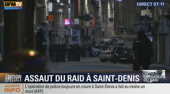 BFMTV's tweet photo. EN DIRECT - Assaut à Saint-Denis: l'opération est toujours en cours https://t.co/LIEhlp6yN7 https://t.co/REs4y8Itft