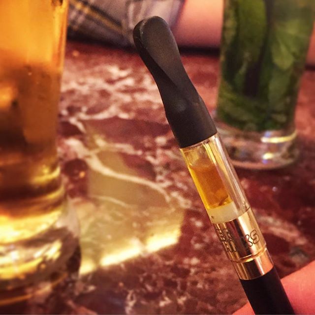 GatesGreenest's tweet photo. Shatter Tanks are in! Award winning Growers, Amazing Flavor, Insane Potency! https://t.co/YpUKVXeZJY #420 #mmj #dab https://t.co/LwpOIFibwi