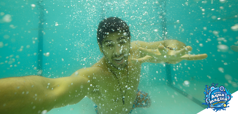 Selfies on land are #OldSchool, #UnderwaterSelfie is the new #cool.