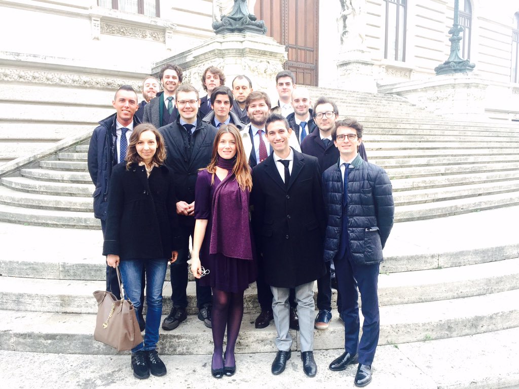 Con i ragazzi di <a href="/FIGiovaniComo/">ForzaItaliaGiovaniCo</a> in visita a <a href="/Montecitorio/">Camera dei deputati</a> <a href="/Pep_Cangialosi/">Giuseppe Cangialosi</a> @FI_Giovani <a href="/forza_italia/">Forza Italia</a>