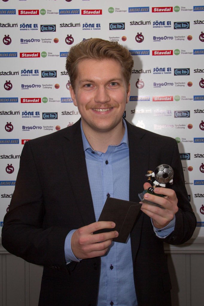 osik14's tweet image. Årets Lagkompis. Ett föredöme på och utanför planen. Grattis @JohanNilsson57 #ösik