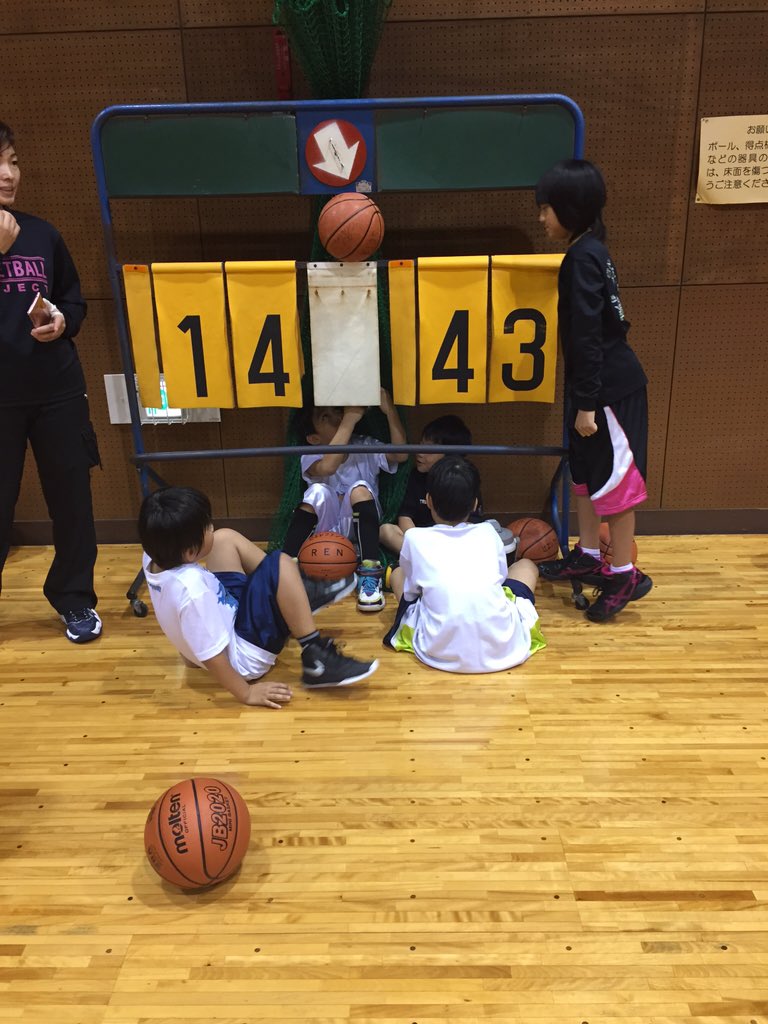 sprojectbb's tweet photo. 本日は曜日交流戦でした!
みんなのイキイキとした顔を見ることができ嬉しい限りです☺
次回が待ち遠しいですね!!
#sprojectbb #えすぷろ #バスケ https://t.co/zBPZfif2L7