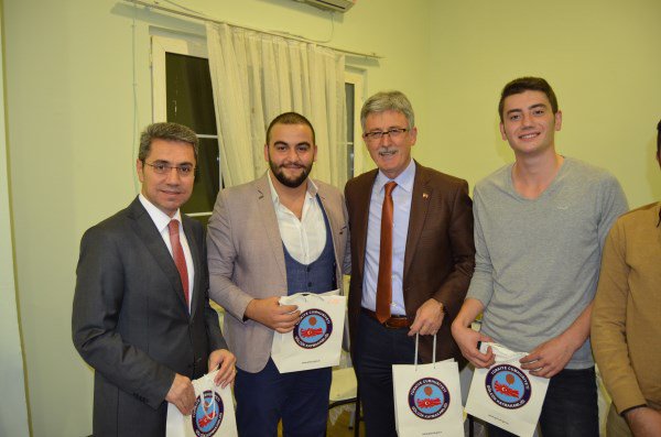 Valimiz Sayın Hasan Basri Güzeloğlu Gölcük Kaymakamımız Adem Yazıcı İle Birlikte Saraylı Çocuk Evini Ziyaret ettik.