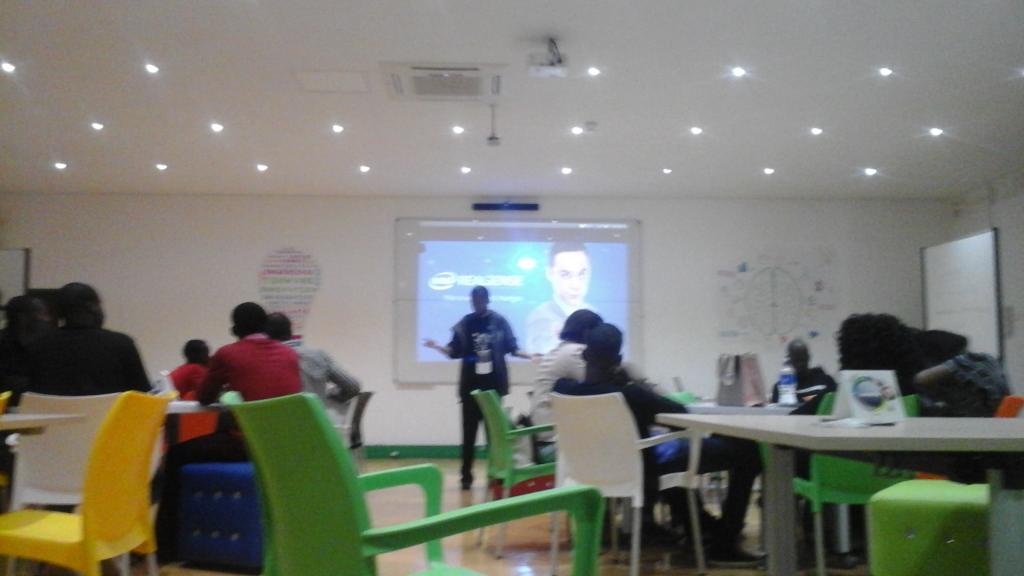 cloudz19's tweet photo. @TiyaniTee running the session, Introduction.
@4otune @Geekulcha 
#MAKERSENSE 
#GEW2015 https://t.co/zb2G2cpULD