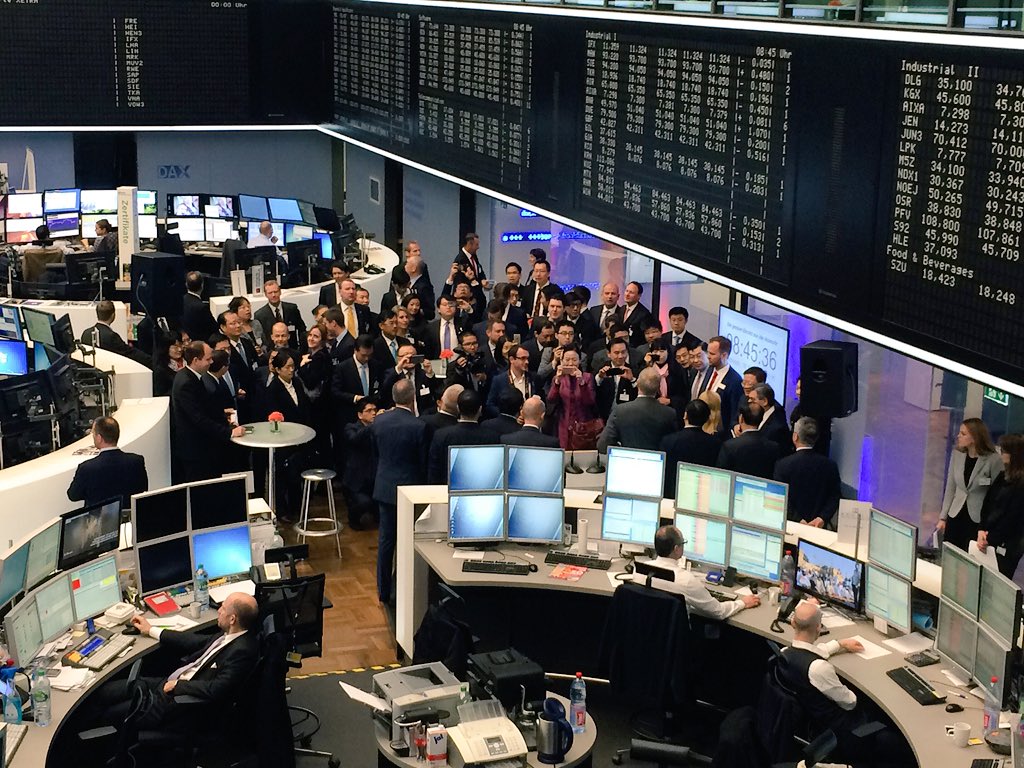 DeutscheBoerse's tweet photo. Our guests in #Frankfurt today: the Chinese ambassador and the CEOs of #SSE, #CFFEX and @DeutscheBoerse. https://t.co/S8Lr792V3R
