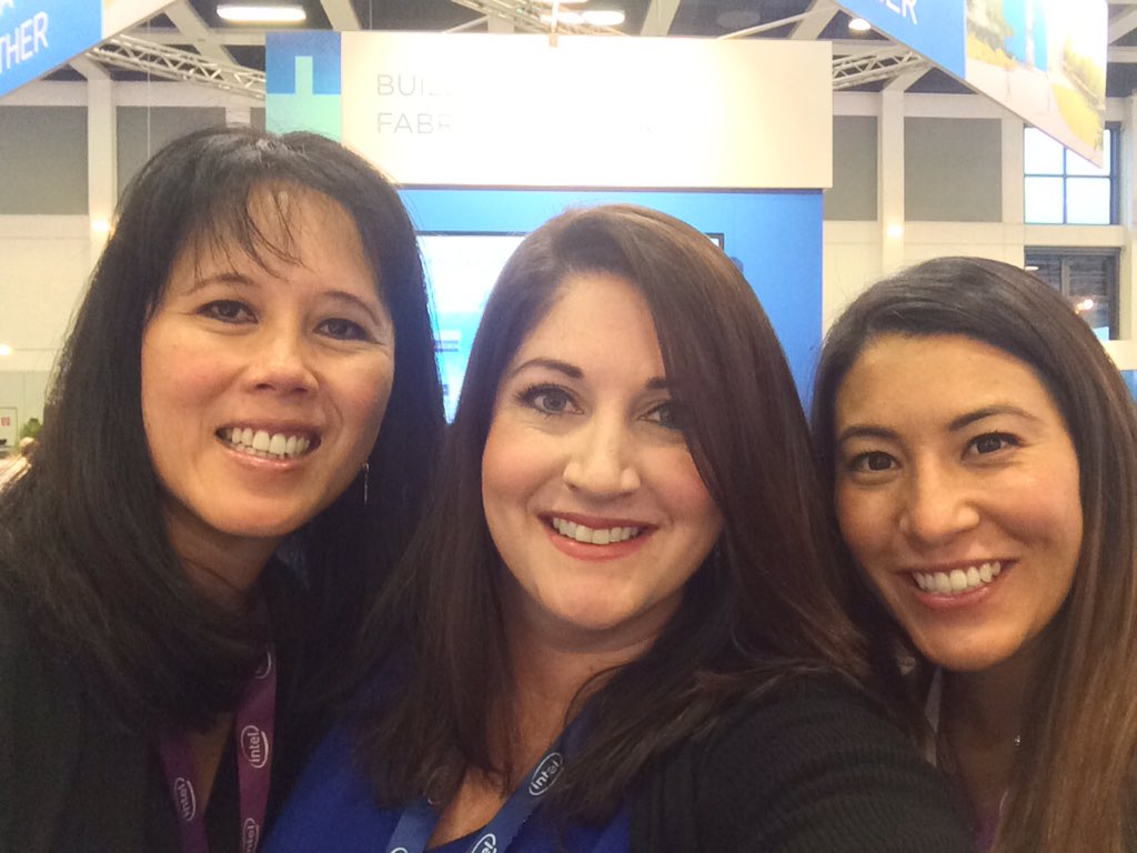 MadelineG331's tweet photo. We are ready for another great day @ #NetAppInsight Visit us at the #NetAppPavillion and #InformandDelight #MandM https://t.co/5wdcqKtG0H