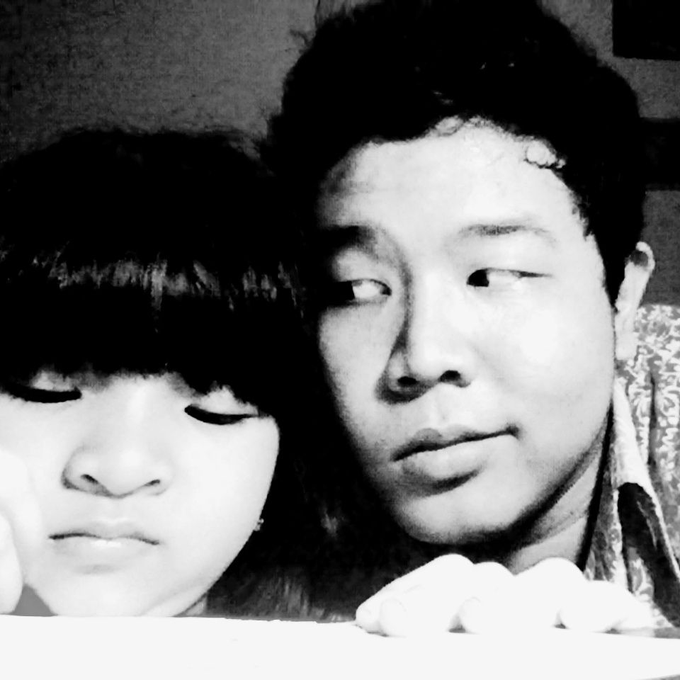 Ini waktu lagi anteng ngerjain PR nya, coba kalo kumatnya kambuh.....