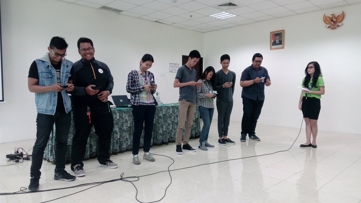 tokopedia's tweet photo. Di #TopMeetUp ini jg dpt merchandise2 eksklusif loh lewat games2 seru yg diadakan https://t.co/LxxRwlnwAE