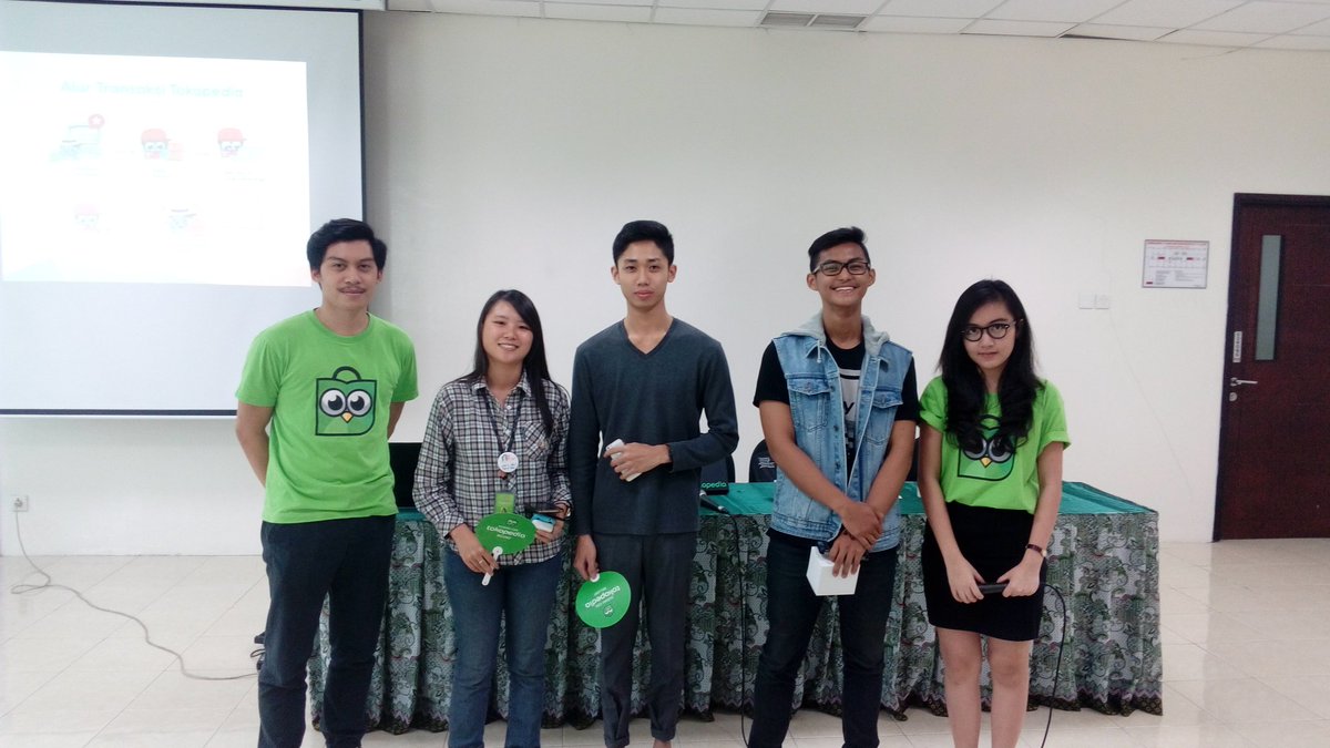 tokopedia's tweet photo. Di #TopMeetUp ini jg dpt merchandise2 eksklusif loh lewat games2 seru yg diadakan https://t.co/LxxRwlnwAE