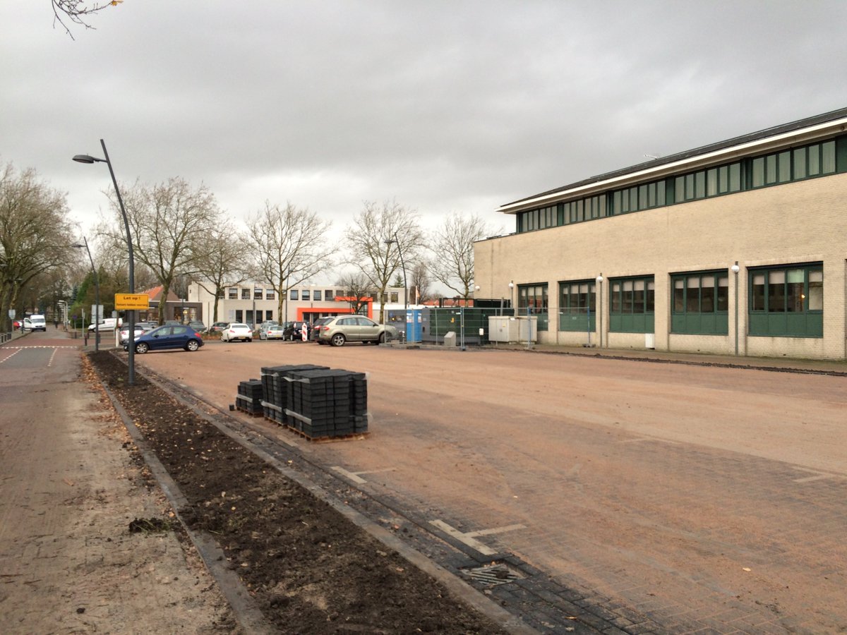 GemeenteNOP's tweet photo. Het bijgebouw is verdwenen en we hebben er een mooi nieuw parkeerterrein bij. https://t.co/45Rs70M7Bi