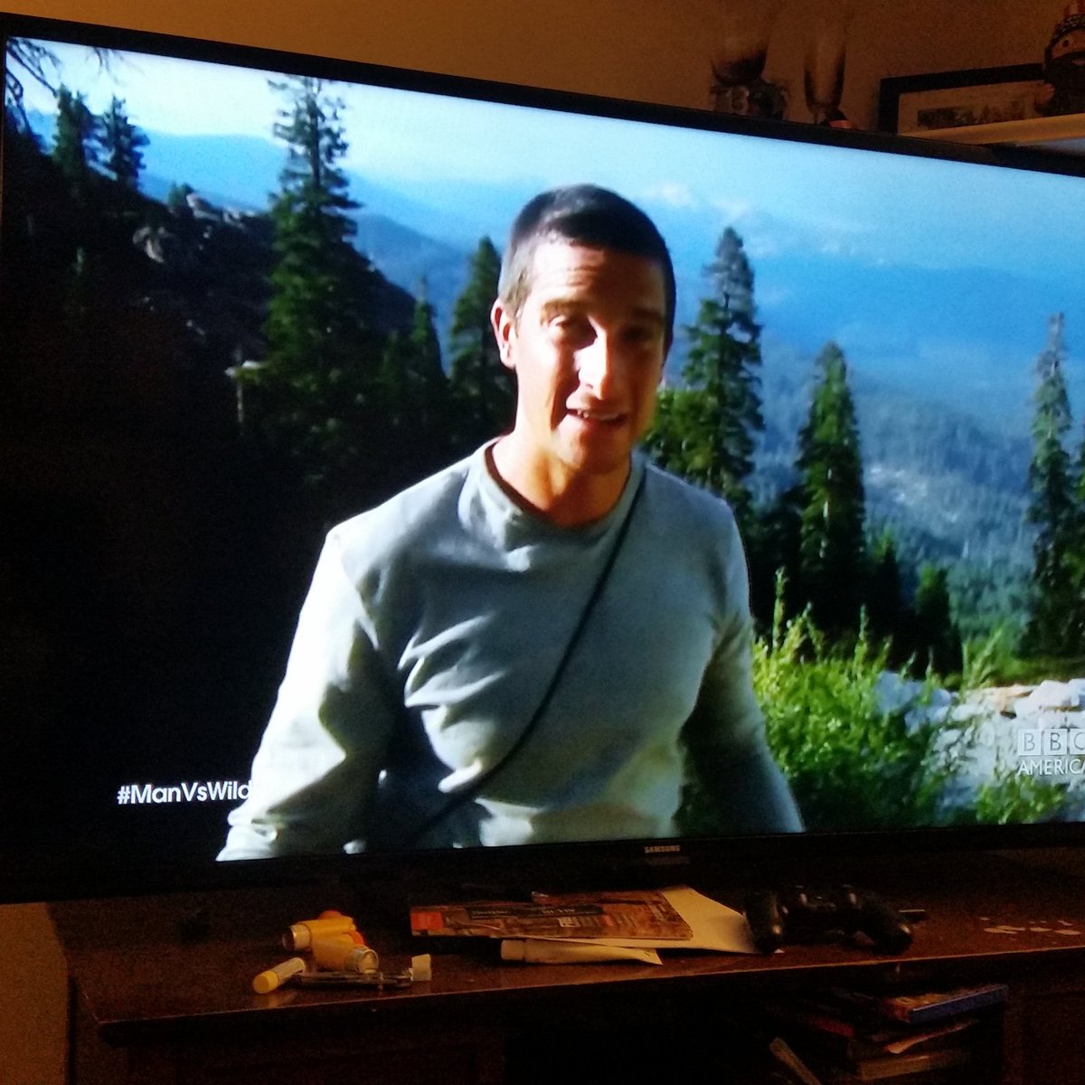 ALL_IN_HUNTING's tweet photo. Watching #manvswild #allinhunting #colorado #outdoors #wwpgear https://t.co/F2AD5qAe66