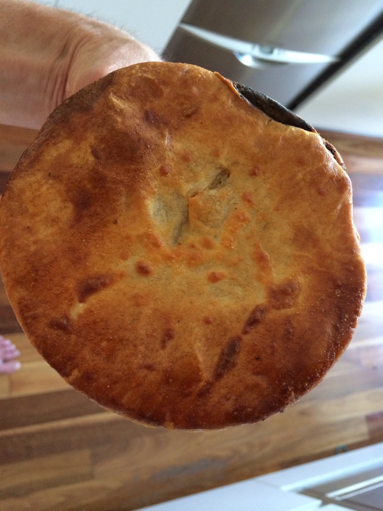 TriHuber's tweet image. The Pearly Gates! Awesome pies with the perfect head and body formation! Nice work ThePieTin #SnapSydney #innerwest