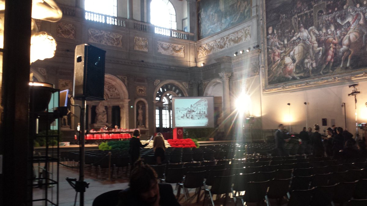 Robydpap's tweet photo. Aspettando #Mattarella, il Salone dei Cinquecento di Palazzo Vecchio
#PresidenteFi #FirenzeCapitale https://t.co/8ExuFch8js