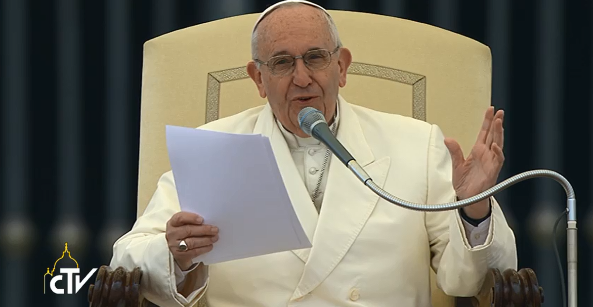 cnalive's tweet photo. #PopeFrancis: Behind me isn't just any Holy Door: It's the door fo God's mercy. #jubileeofmercy https://t.co/PeCwNNazrd