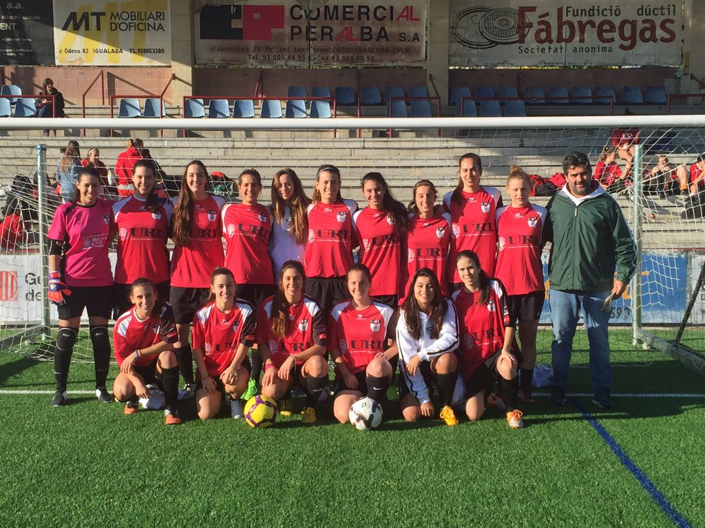 ESPORTSURL's tweet photo. Arranquem amb futbol 7 els @esportcatuni vinga noies, @uramonllull #EsportsUrl #CCU16 https://t.co/9zbdw5vhAh
