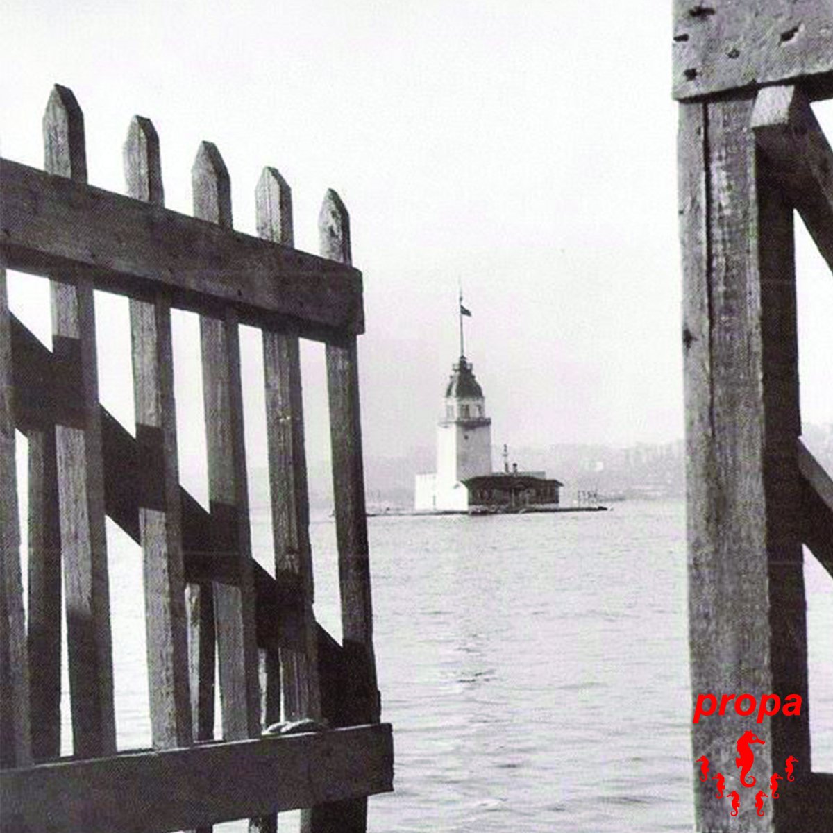 PropaTurk's tweet photo. Kız Kulesi... #istanbul #kızkulesi #üsküdar #manzara #deniz https://t.co/XqHjItNWiz