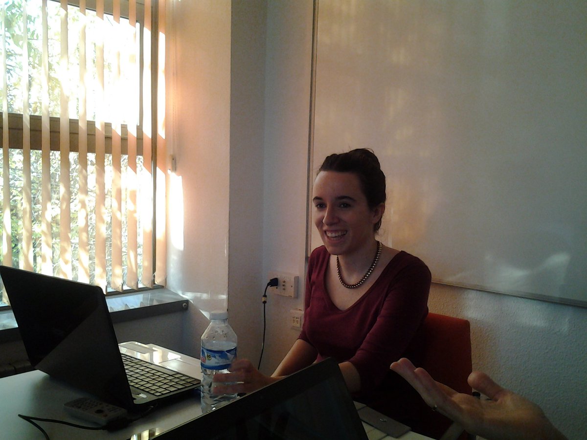 mtw_uclm's tweet photo. La alumna Maria Pilar de la Vara presenta su PFM titulado "Duerme-T" https://t.co/9AMh9hIHID