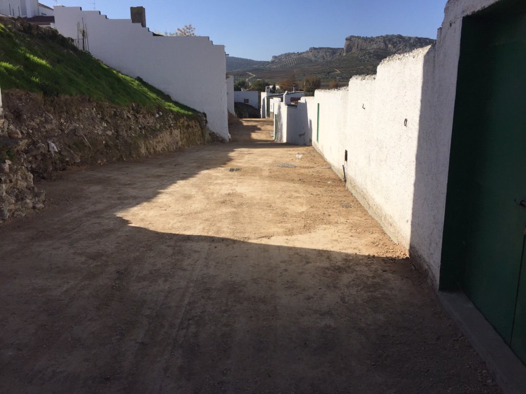 Finalizada la instalación de nuevo saneamiento y abastecimiento de agua en la trasera de la calle Nueva