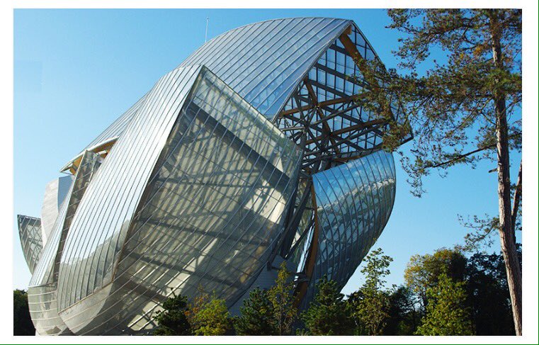 enricacesare's tweet photo. @fondazioneLouisVuitton non solo un centro espositivo, ma una vera opera d'arte architettonica. #smartciziten https://t.co/tLbmbnJz3C