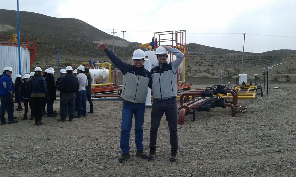 salazaroil514's tweet photo. Lo aprendido en clase a ponerlo en práctica. . INDUCTION CAMP @Tecpetrol #TUIC2015 #segundacamadatuic https://t.co/UOOyGUT0EV