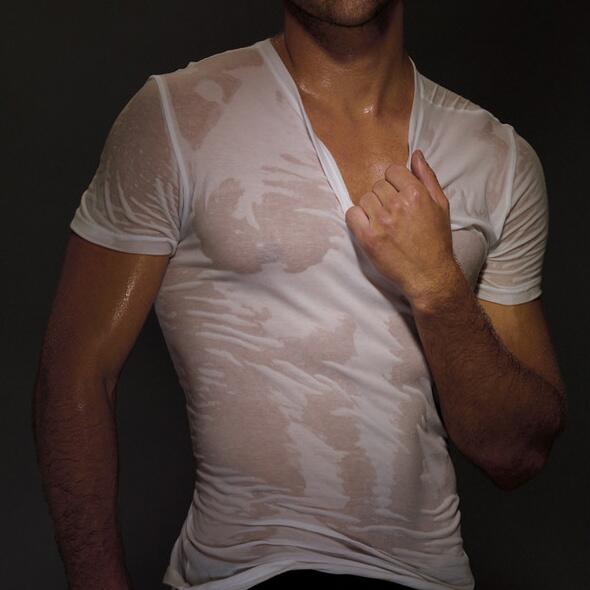 Sabs "Mr Wet T-Shirt Has to hide Shows his beautiful body With pride Well-formed pecs n abs lick my lips #WetWed https://t.co/jOS4eJvPzY" / Twitter