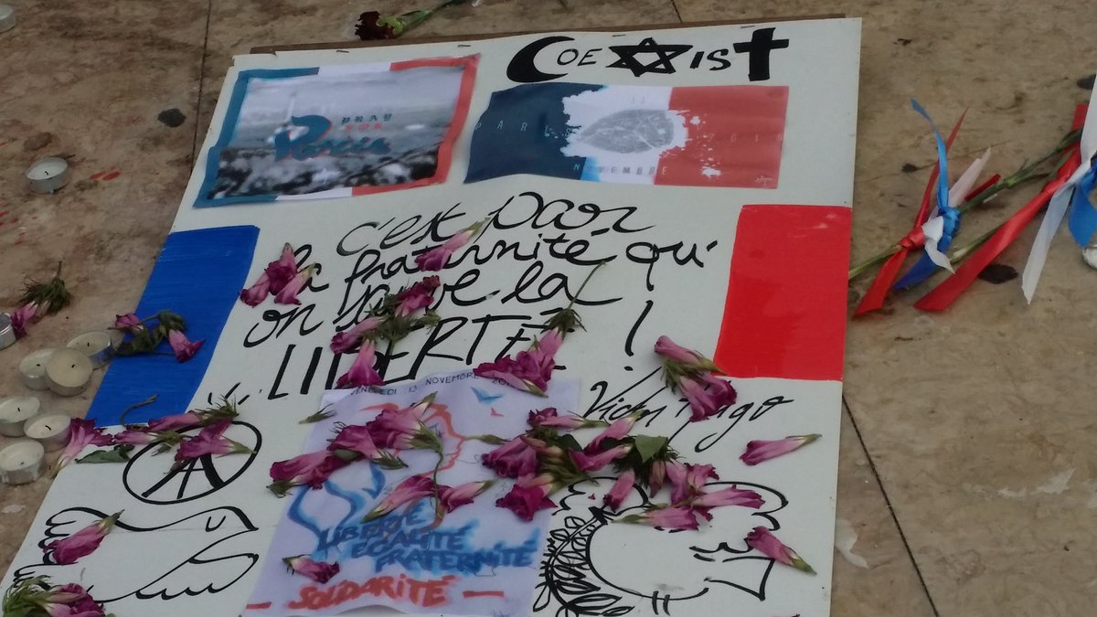 ياالاهي باتت إسرائيل رمز السلام والتضامن مع المنكوبين وهي من قتل وشرد أرواح وأحلام الفلسطينين(معقول!) #تفجيرات_باريس