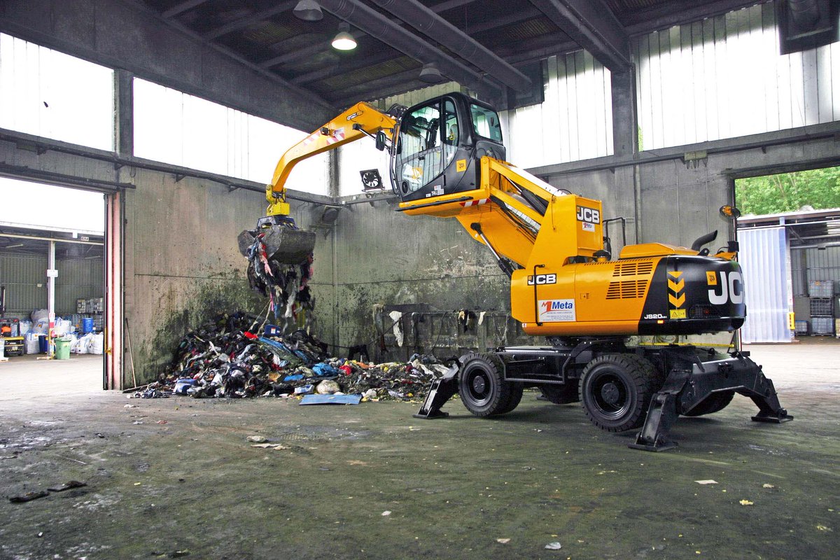 samoterverona's tweet photo. CB e META per il primo “material handler” venduto in Italia #JS20MH @JCBmachines https://t.co/ooY7Sy0b1z https://t.co/uYeUSS3nDy