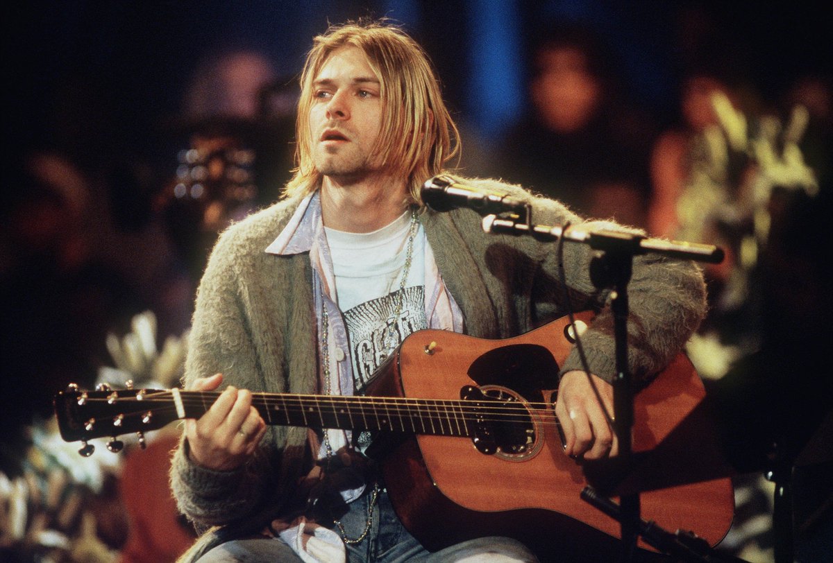 rockandpop's tweet photo. Un día como hoy Nirvana hizo su legendario MTV Unpluggled. Con eso partimos #PlanMaestroRP https://t.co/RsKDAfJPKk https://t.co/YSQkO200Oo