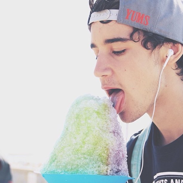 whtweloveabout's tweet photo. Snapbacks https://t.co/5E59egWyWZ
