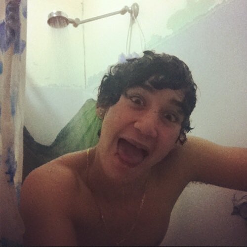 whtweloveabout's tweet photo. Silly selfies https://t.co/xNhCP3dxI4