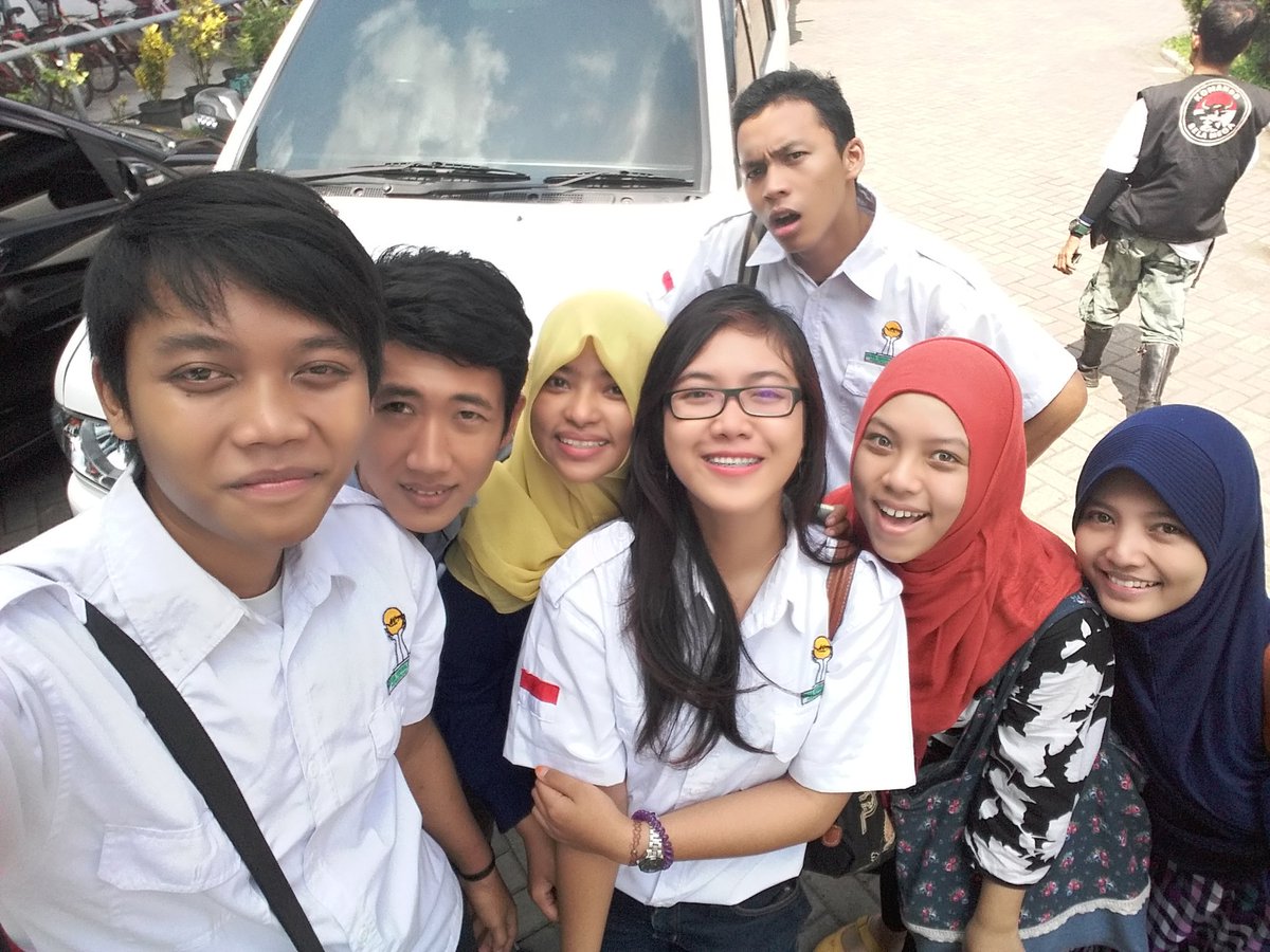 Eksis dluu.. <a href="/UnejOfficial/">UNEJ Official</a> #hipmi #hipmipt #hipmiptunej