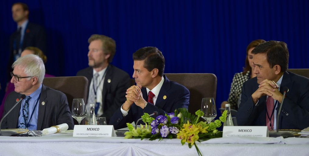 A_delPacifico's tweet photo. Pdte @EPN: Esta intensa relac.comercial puede fortalecerse por medio de una colaboración más estrecha entre #APyAPEC https://t.co/NuquVAWl6v